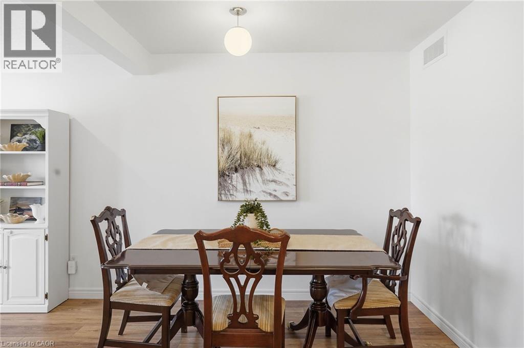 3-bedroom home for sale at 29 SCHUYLER Street Unit# 2, Paris ON · photo 9 of 38