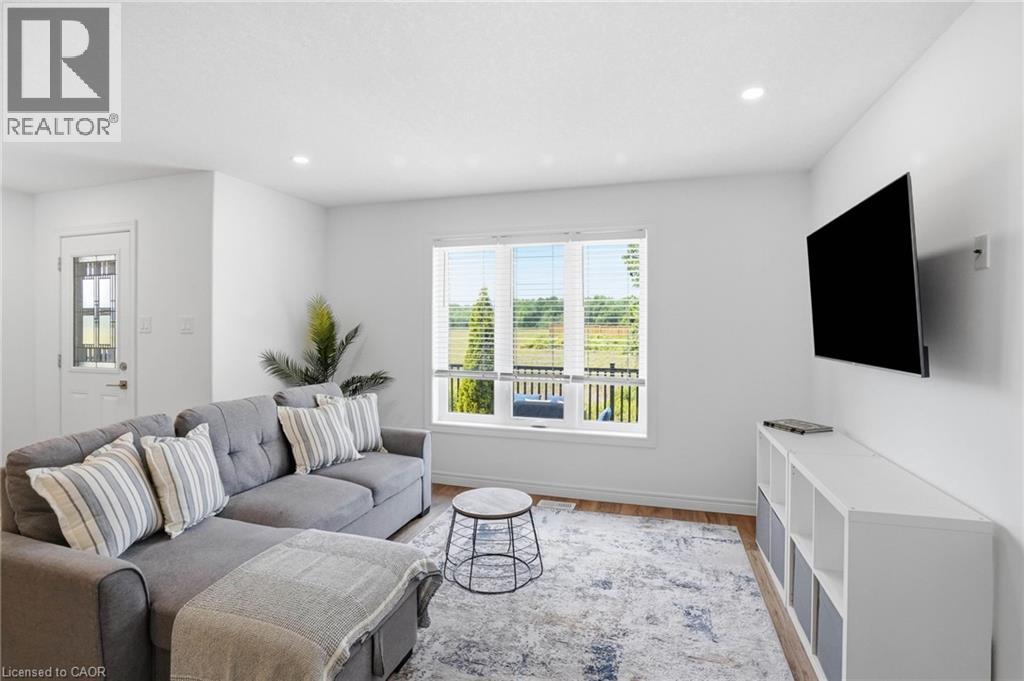 3-bedroom home for sale at 29 SCHUYLER Street Unit# 2, Paris ON · photo 14 of 38