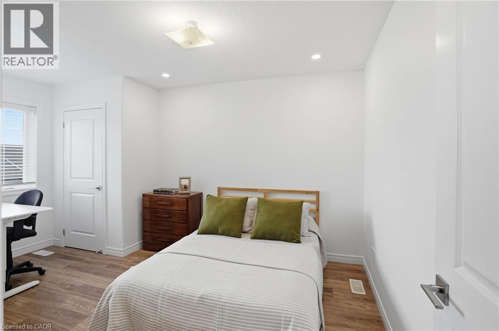 3-bedroom home for sale at 29 SCHUYLER Street Unit# 2, Paris ON · photo 25 of 38