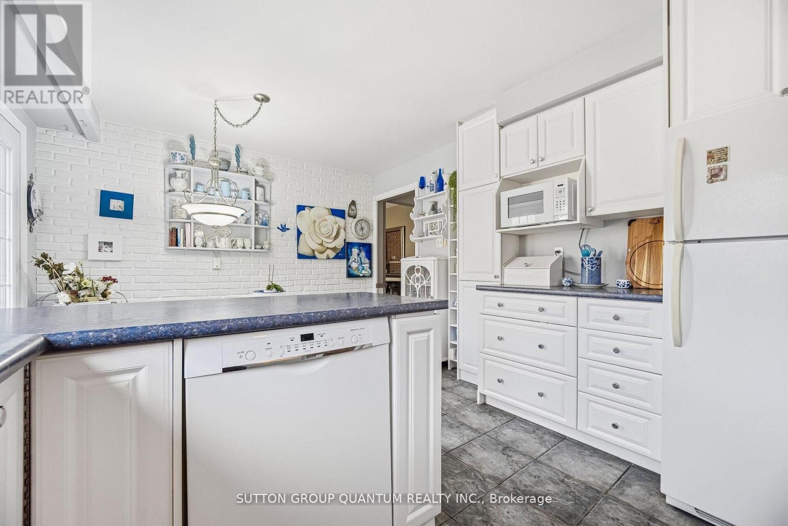 1511 IFIELD ROAD - 14