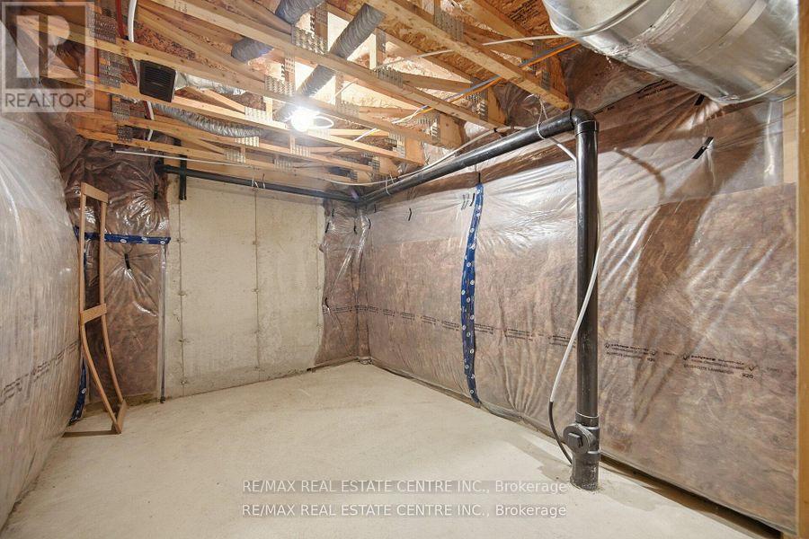 1551 LABINE POINT - 35