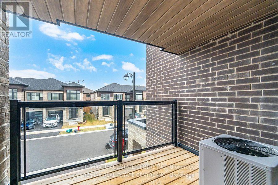 1551 LABINE POINT - 37