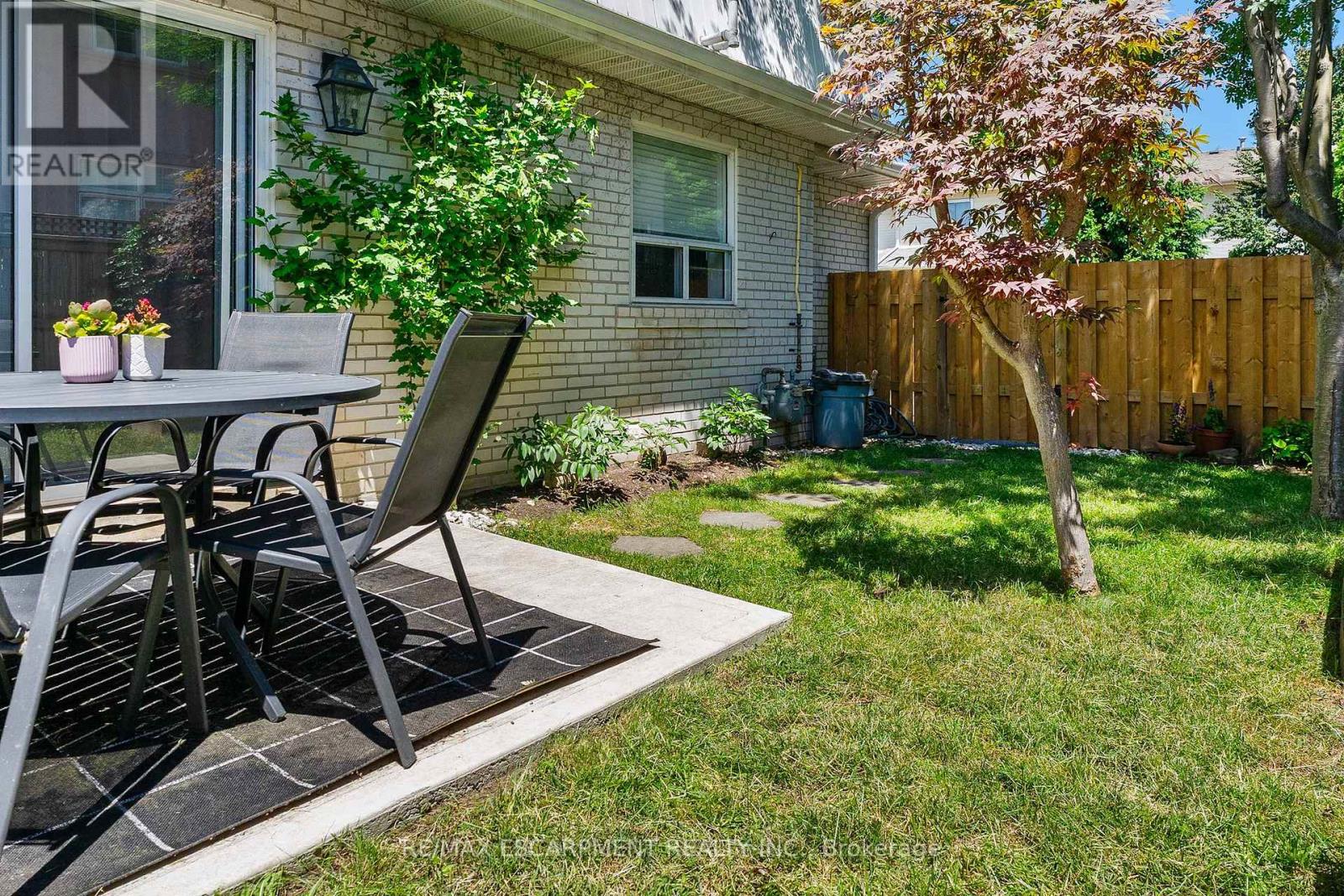 #5 469 CLARIDGE ROAD - 26