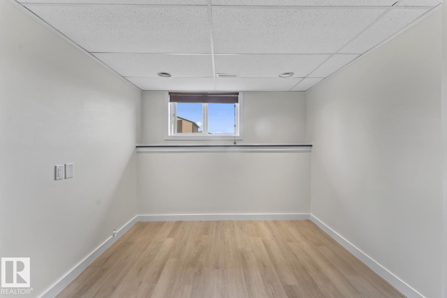 3814 54 AV — photo 28