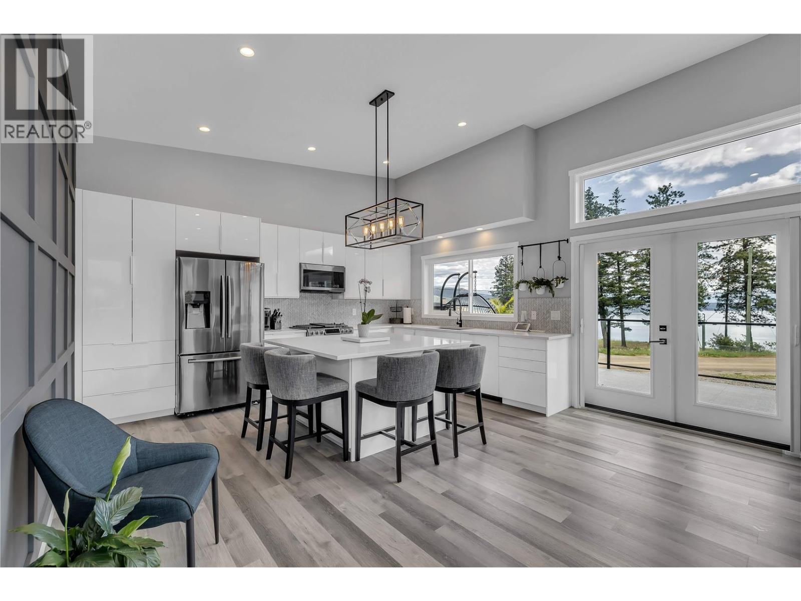 7210 Dunwaters Road - 12