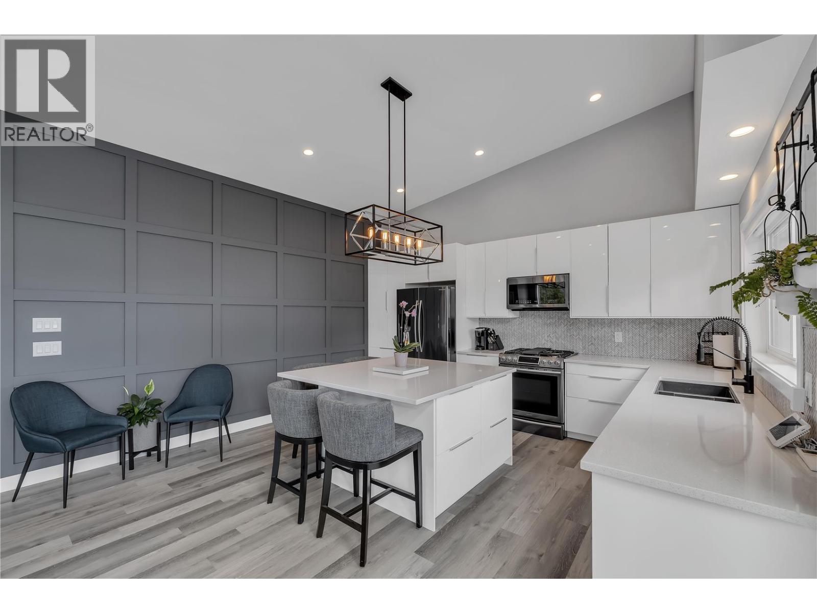 7210 Dunwaters Road - 14