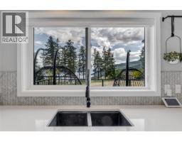7210 Dunwaters Road, Kelowna, BC V1Z3W5 Photo 43
