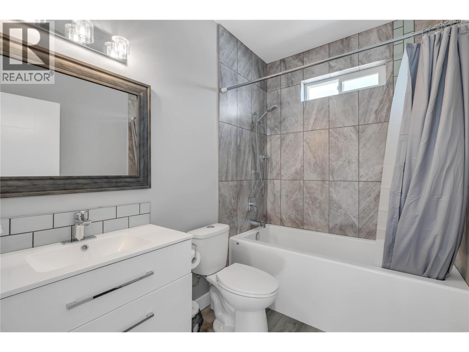7210 Dunwaters Road - 31