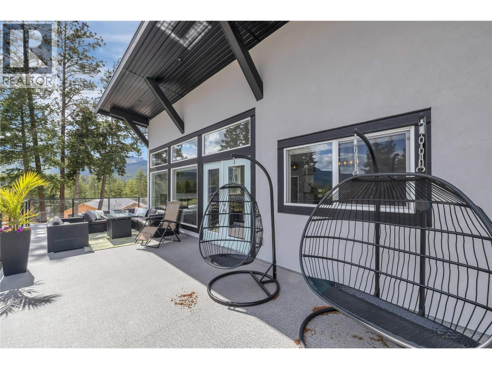 7210 Dunwaters Road - 35