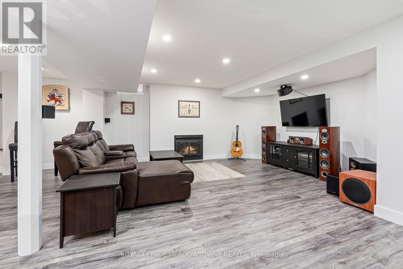 63 CRAIG CRESCENT - Image 38