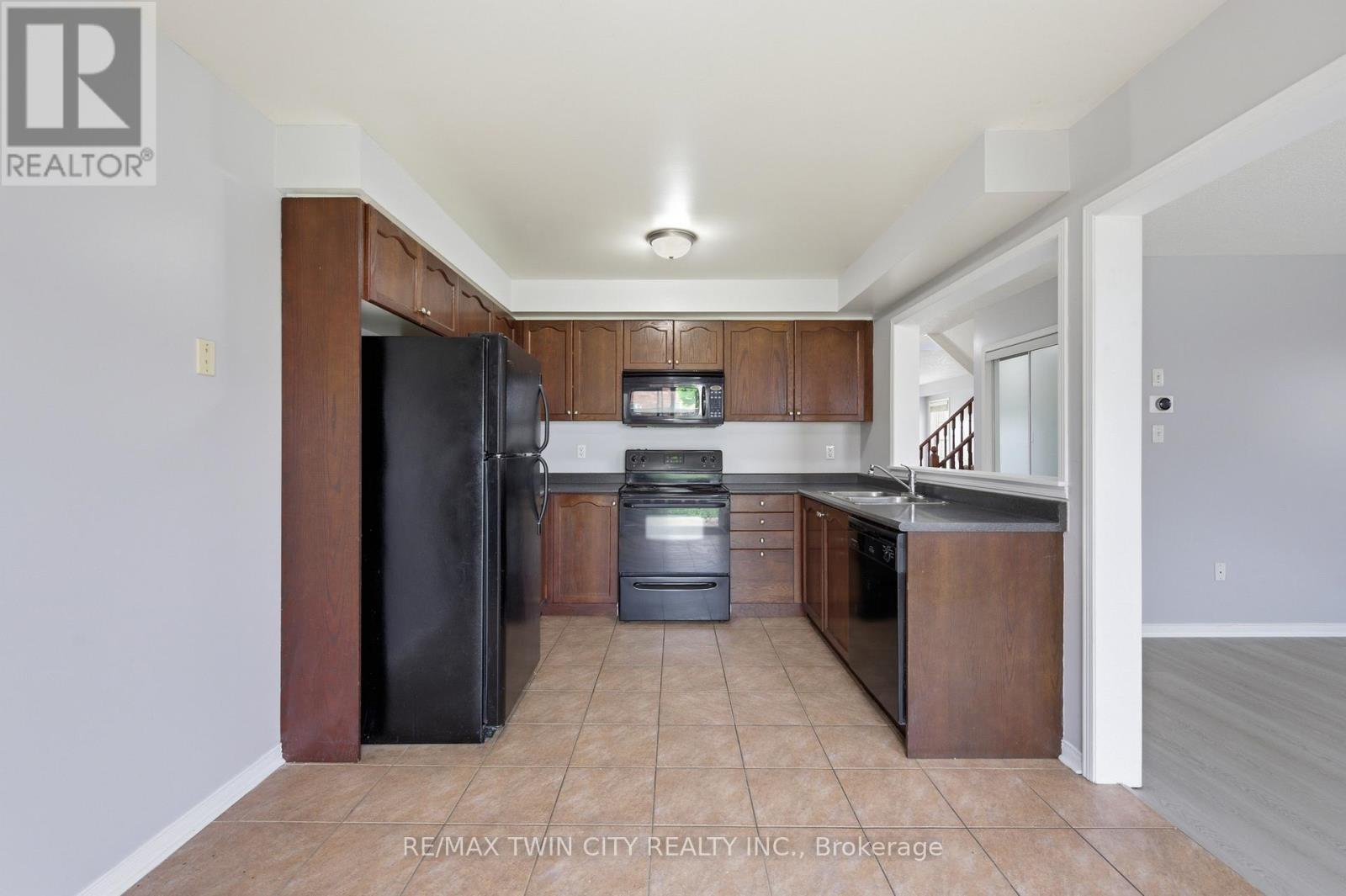 48 GRIFFITHS AVENUE - 14