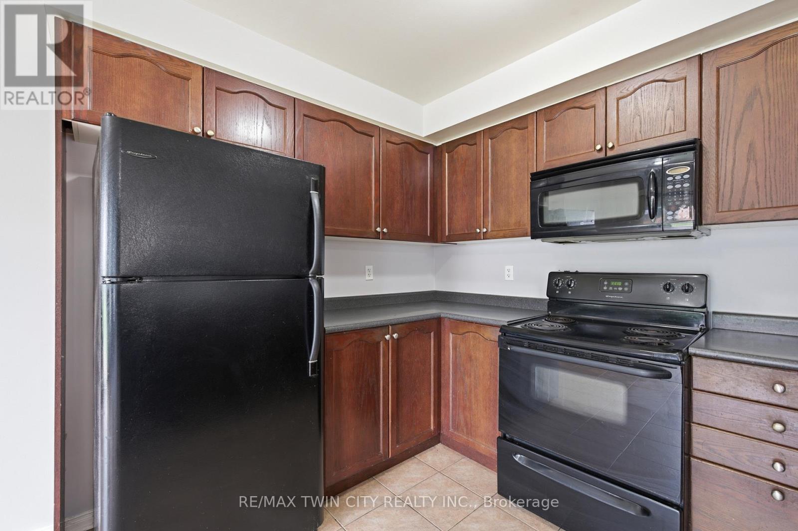 48 GRIFFITHS AVENUE - 16