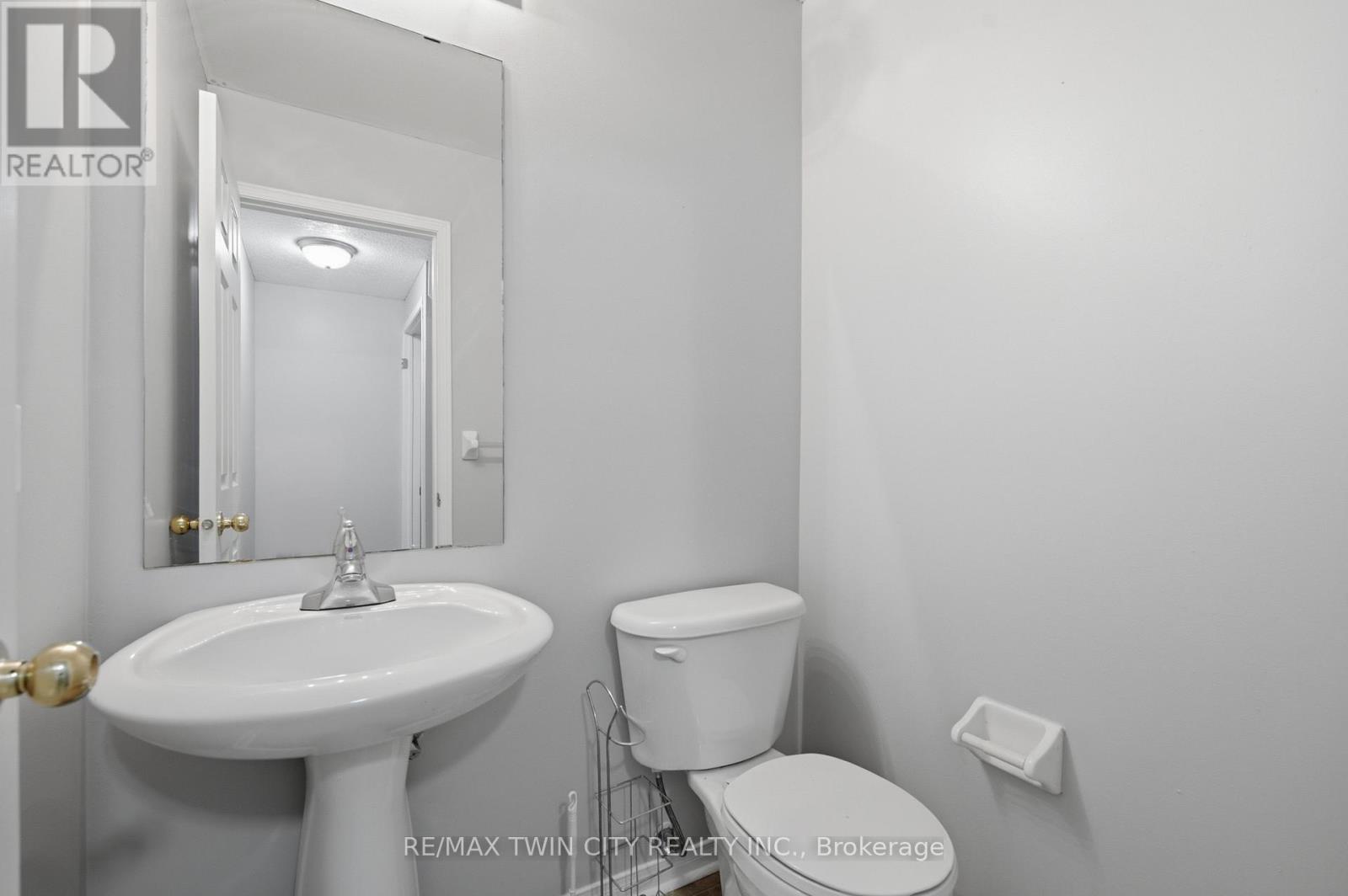 48 GRIFFITHS AVENUE - 18