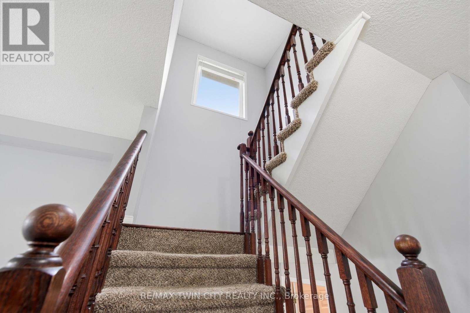 48 GRIFFITHS AVENUE - 19