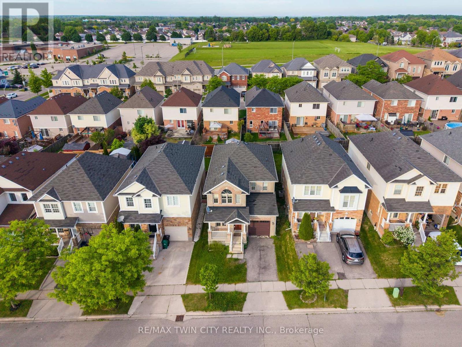 48 GRIFFITHS AVENUE - 29