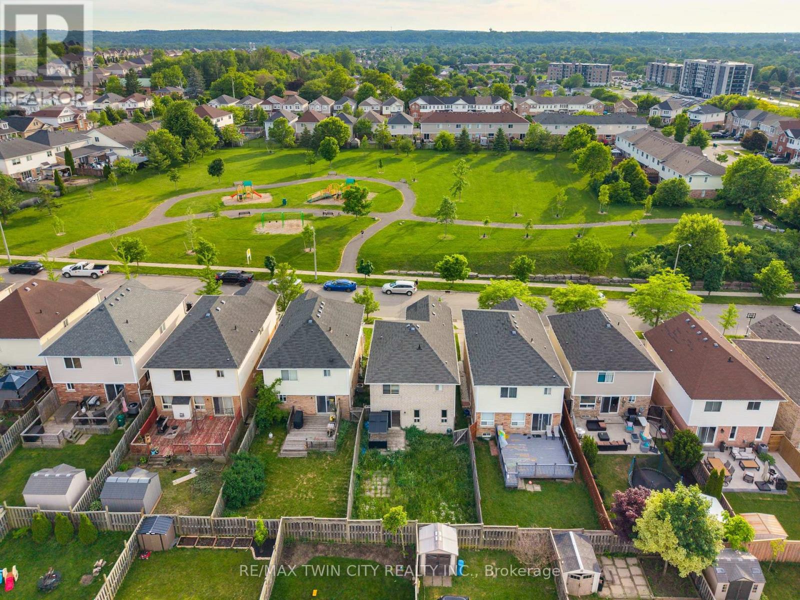 48 GRIFFITHS AVENUE - 31