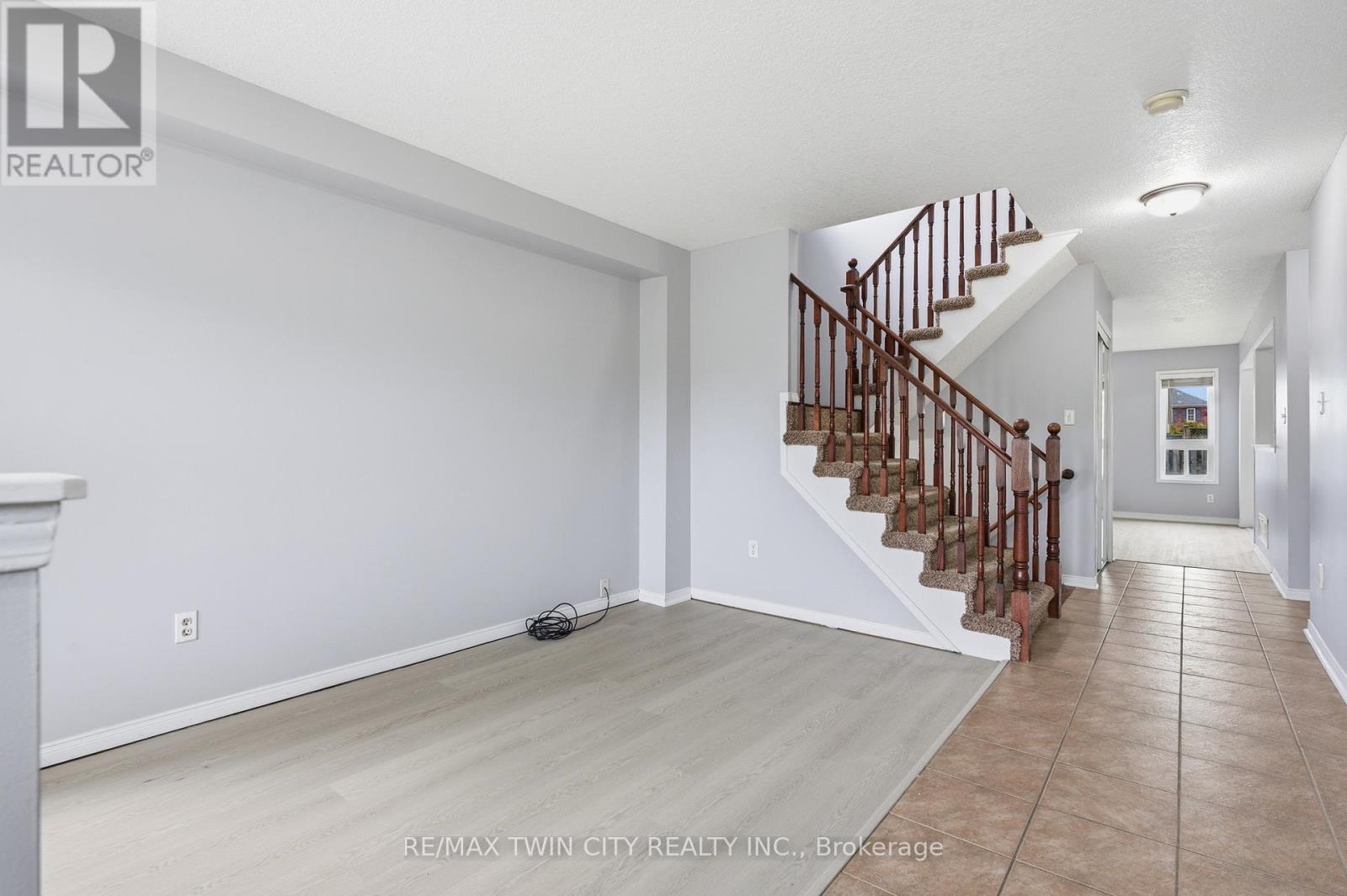 48 GRIFFITHS AVENUE - 6
