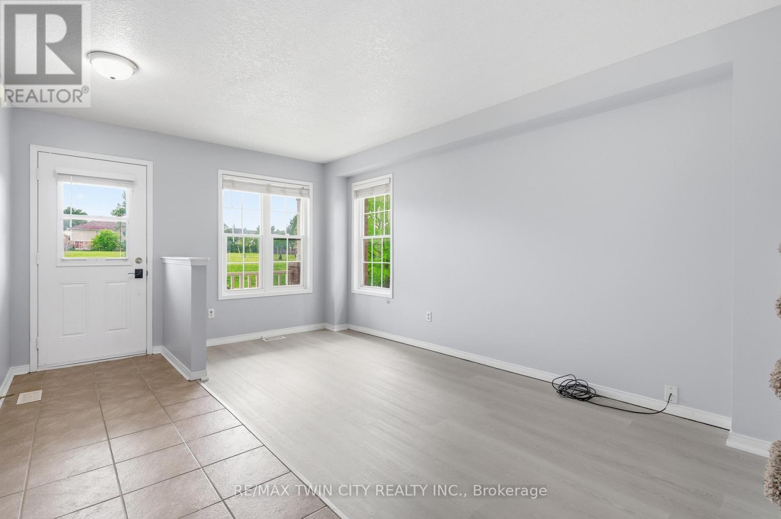 48 GRIFFITHS AVENUE - 7