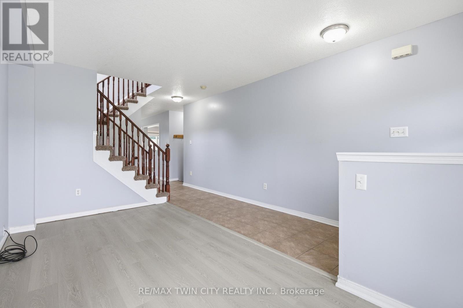 48 GRIFFITHS AVENUE - 8