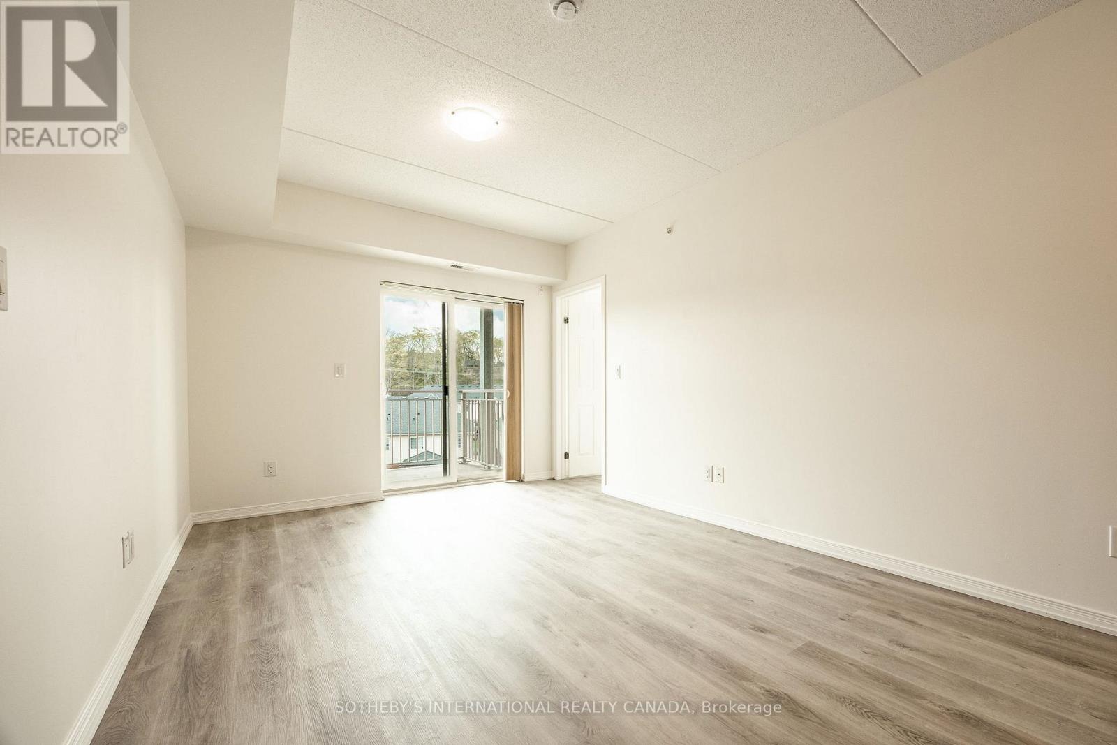 #502 155 WATER STREET S - 13