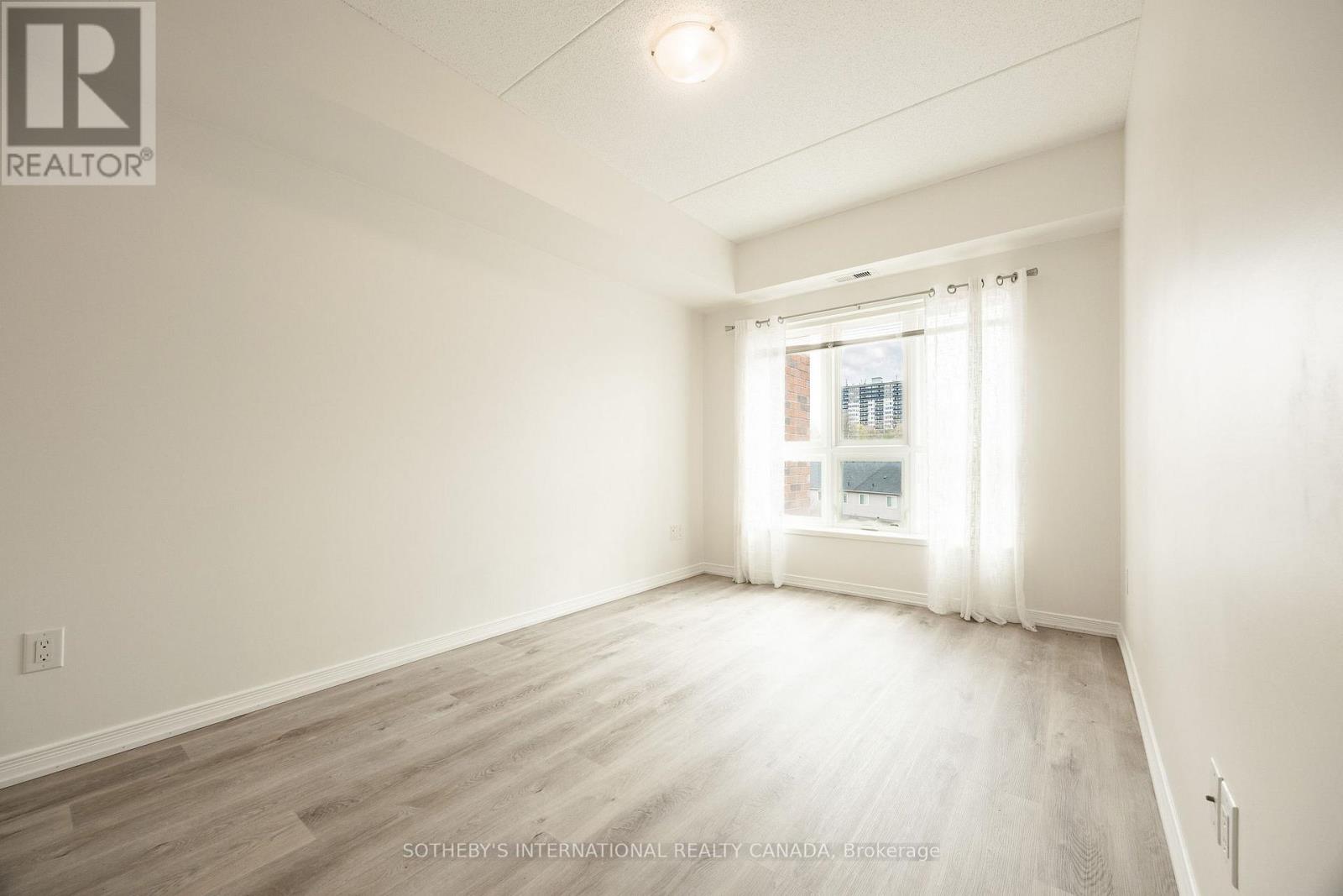 #502 155 WATER STREET S - 15