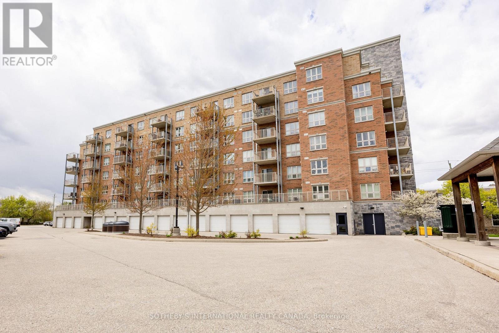 #502 155 WATER STREET S - 29