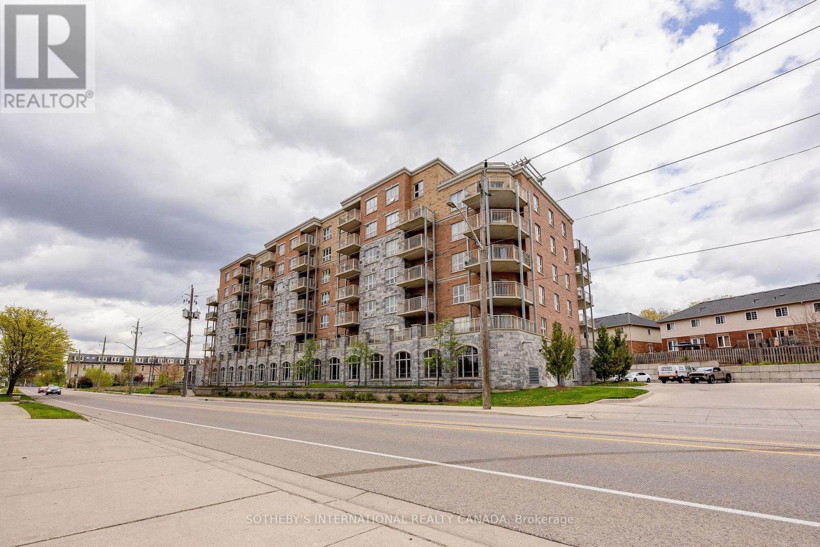 #502 155 WATER STREET S - 31