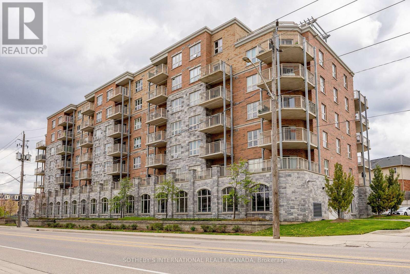 #502 155 WATER STREET S - 32