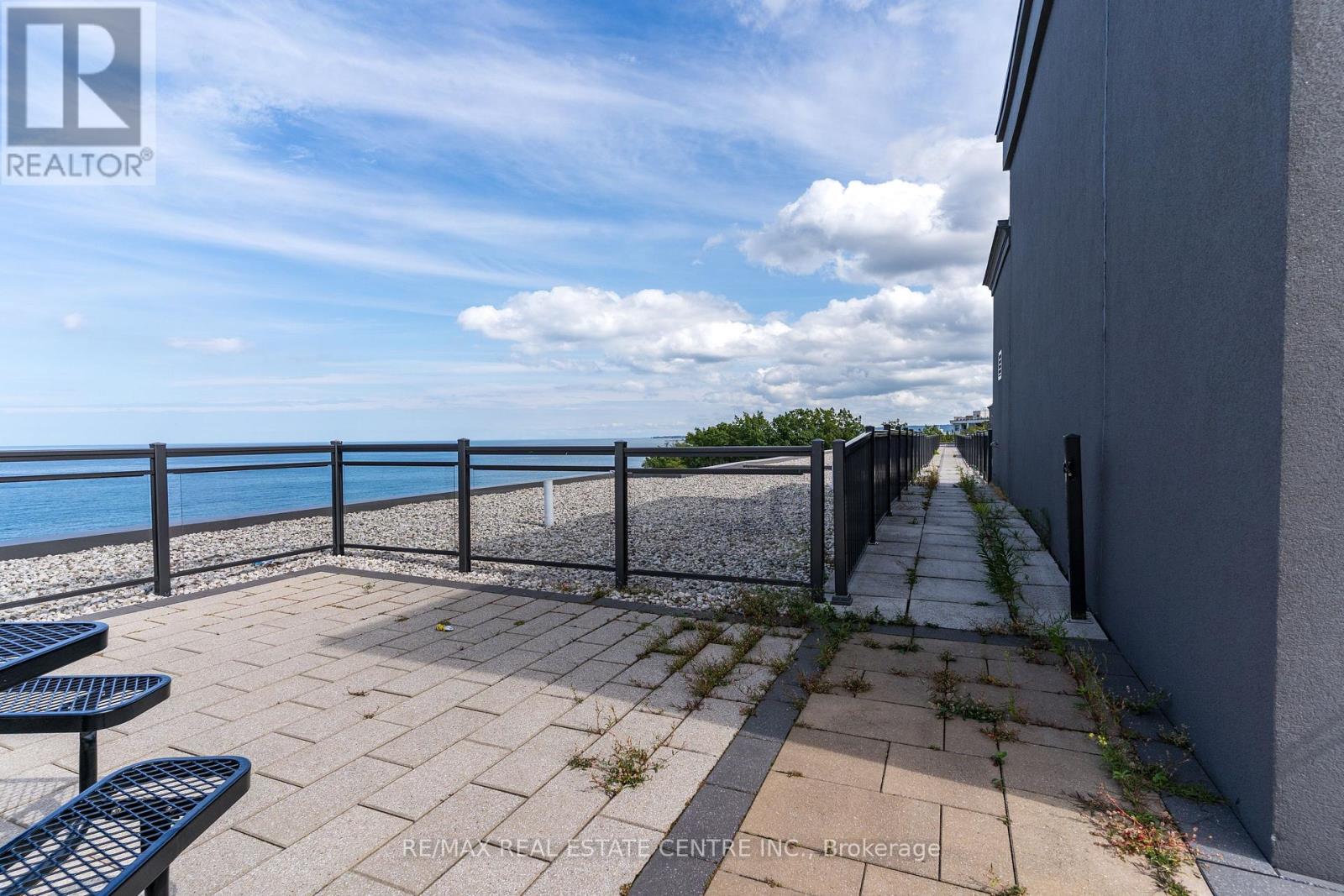 #413 35 SOUTHSHORE CRESCENT - 23
