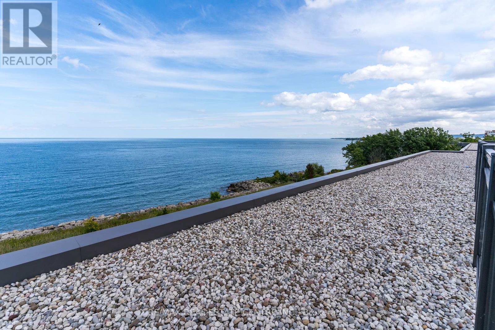 #413 35 SOUTHSHORE CRESCENT - 24