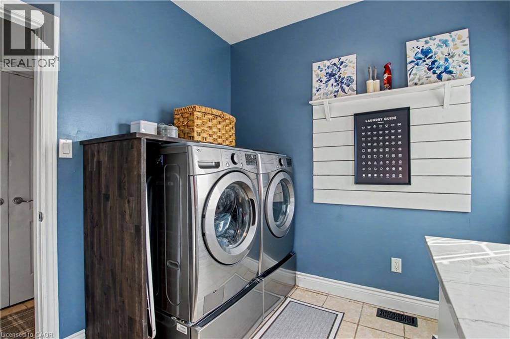 2 IRONGATE Drive - 25
