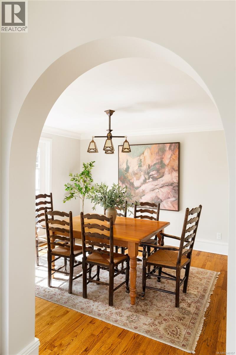  318 Newport Avenue, Oak Bay