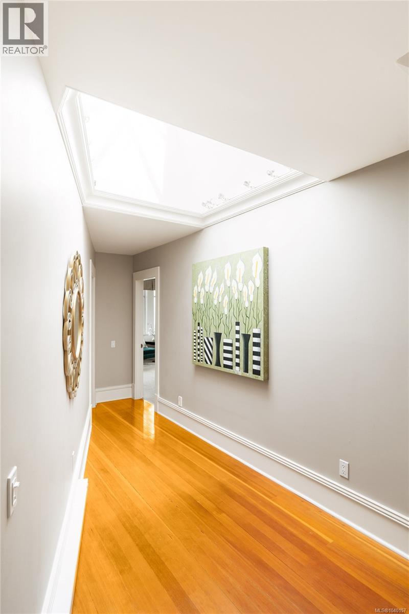  318 Newport Avenue, Oak Bay