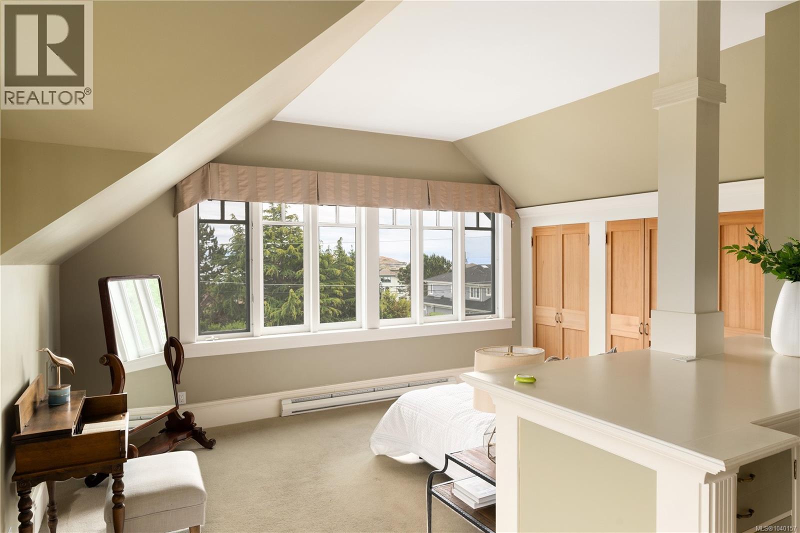  318 Newport Avenue, Oak Bay
