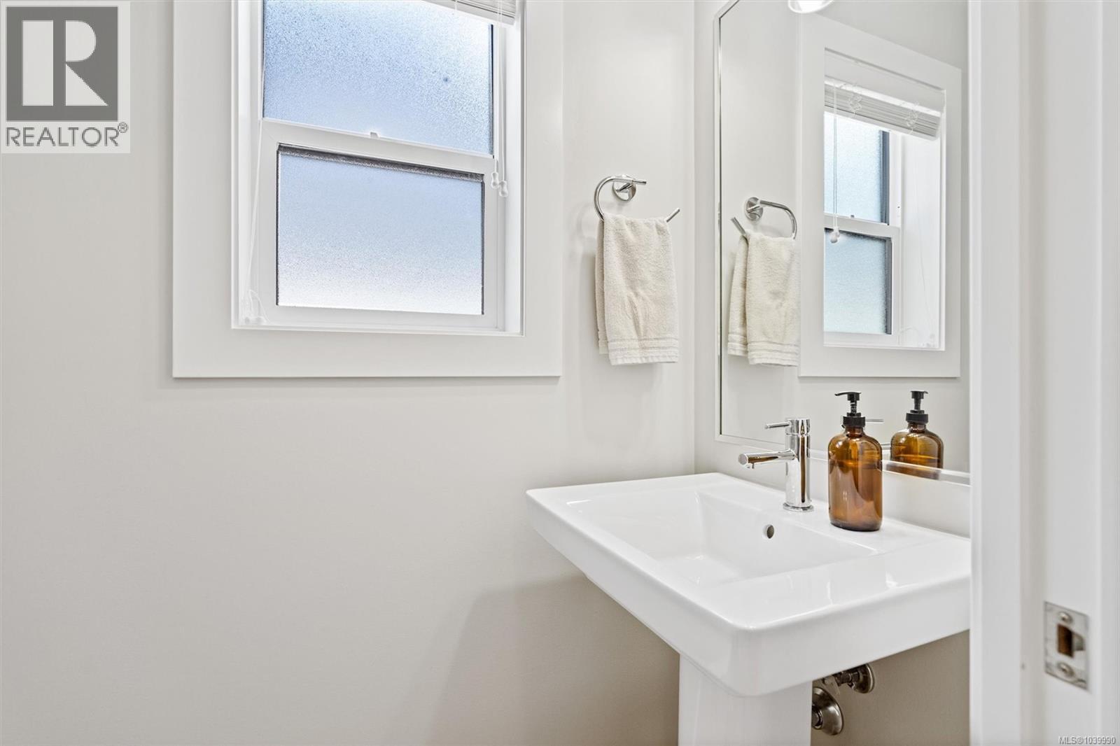  2835 Lunar Court, Langford