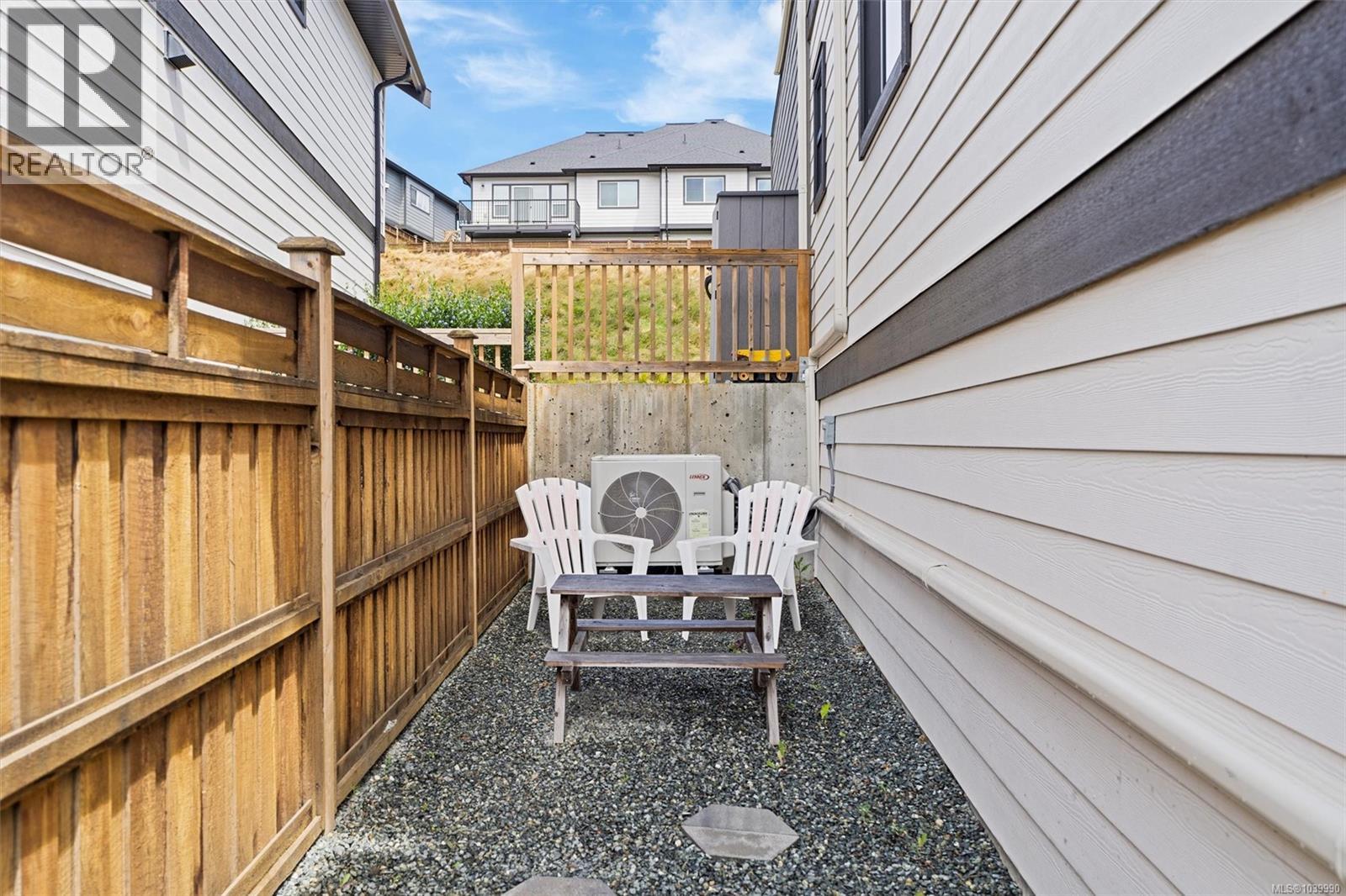  2835 Lunar Court, Langford
