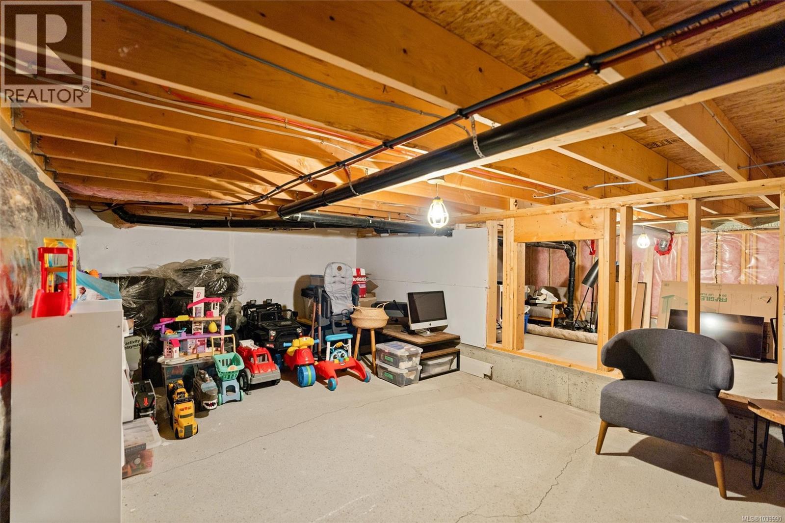  2835 Lunar Court, Langford