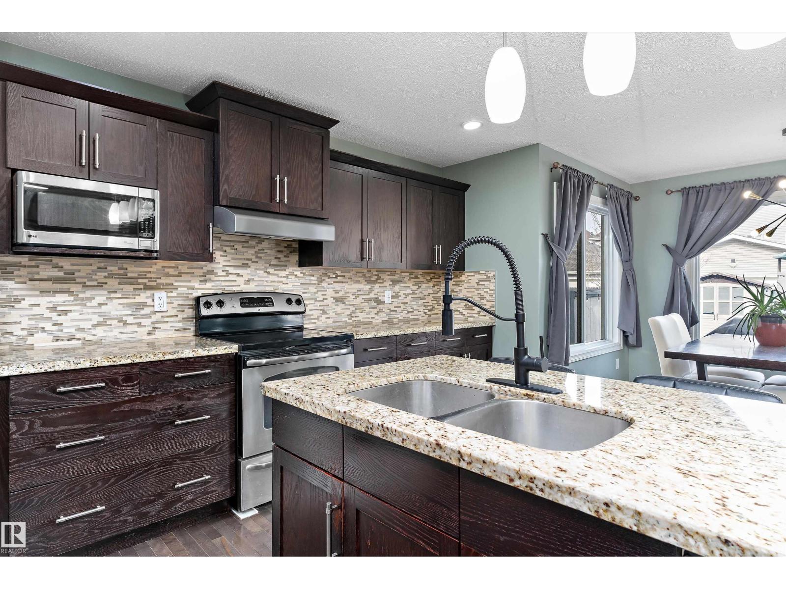 1332 72 ST SW - 10