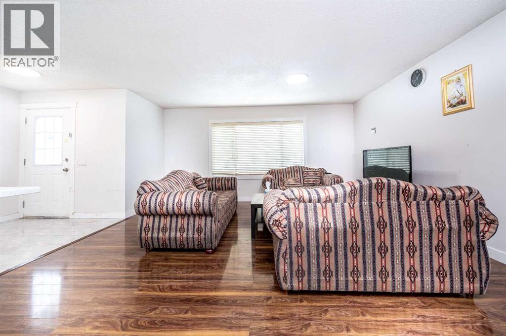 72 Faldale Close NE - 12
