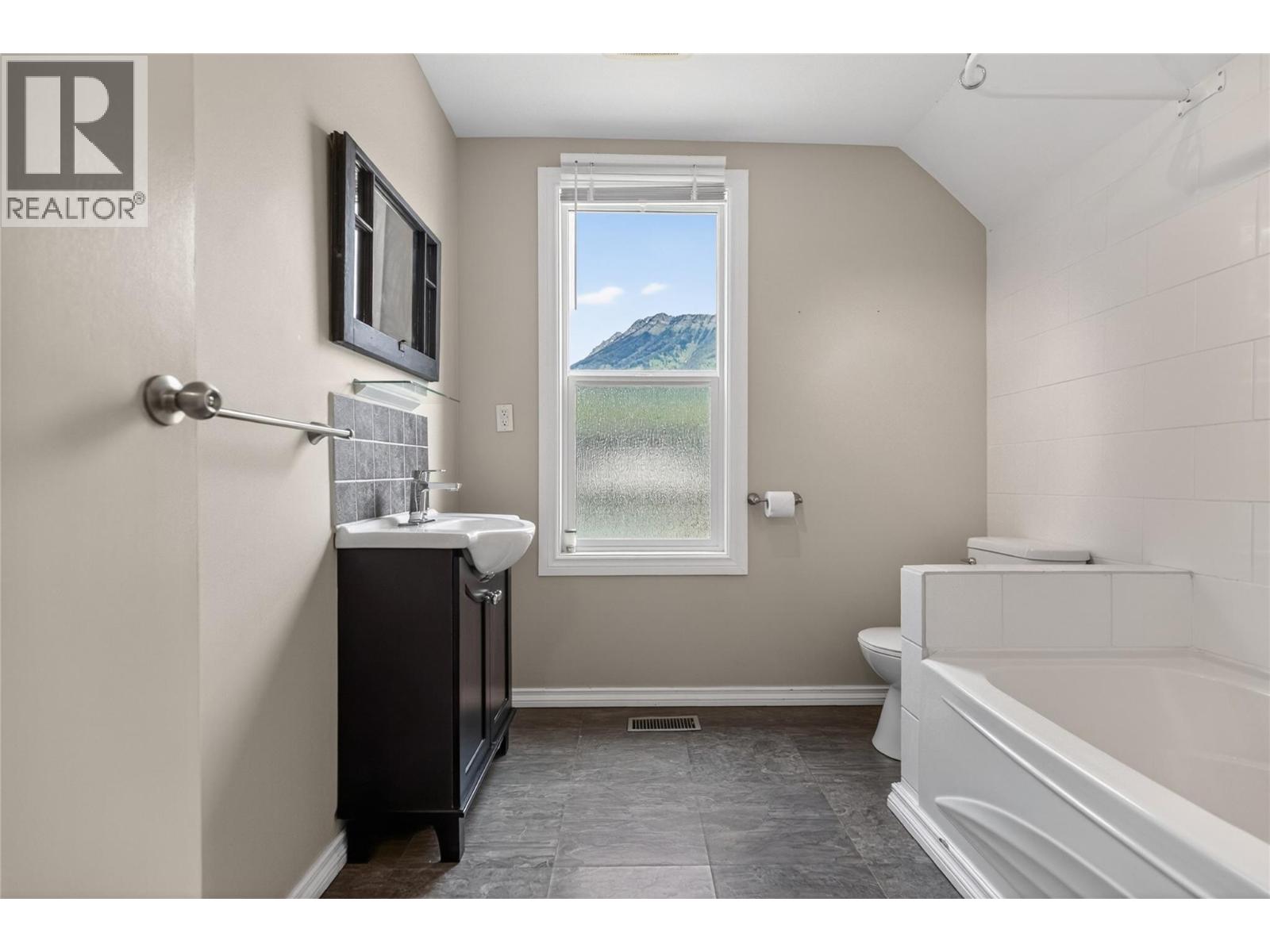 391 6TH Avenue - 57