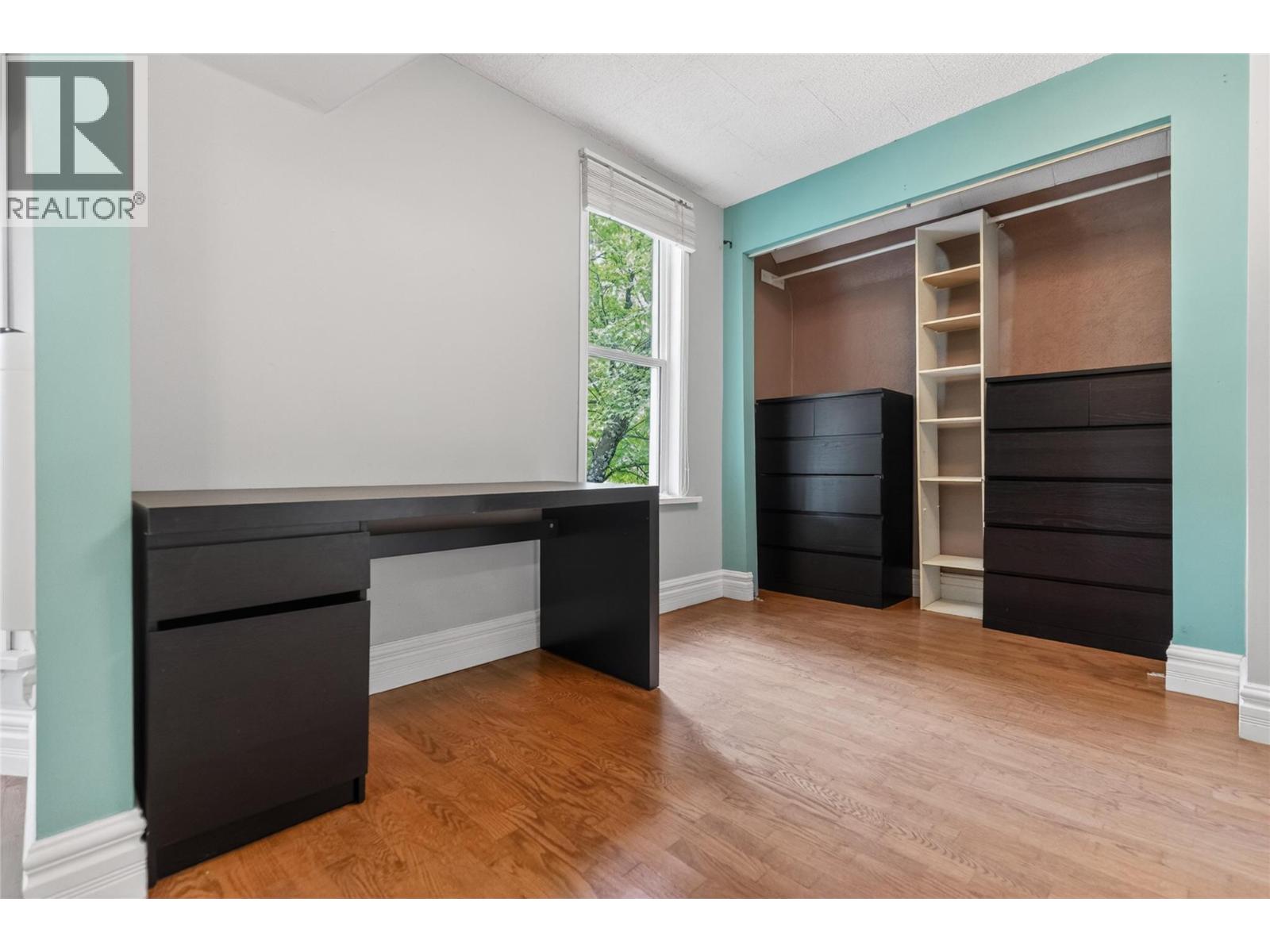 391 6TH Avenue - 44