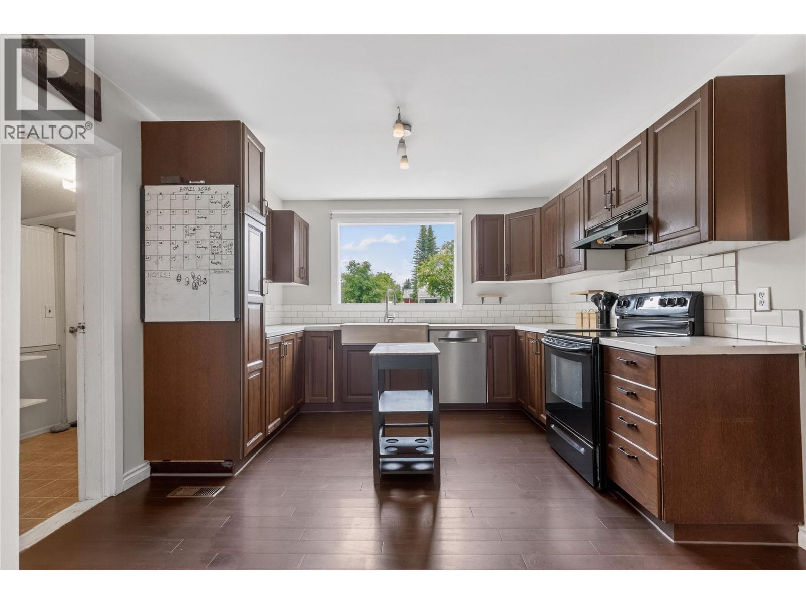 391 6TH Avenue - 23