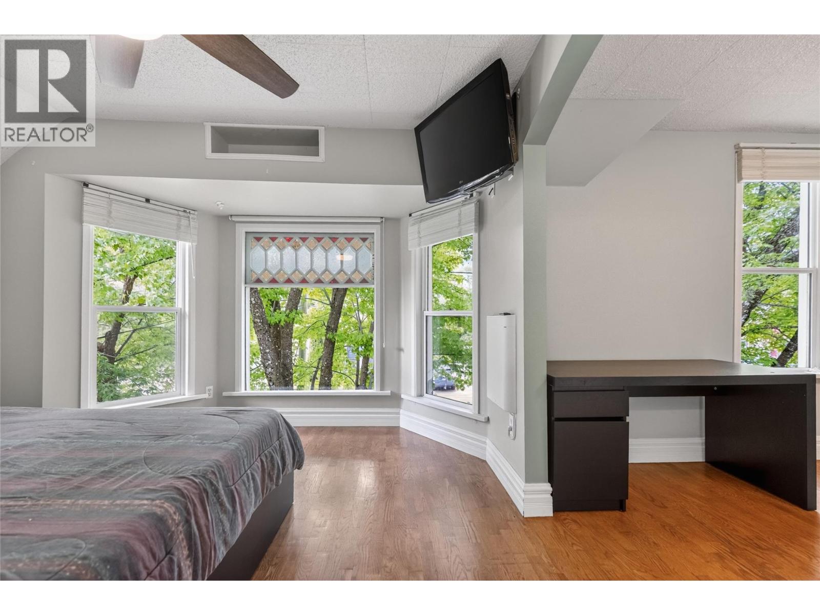 391 6TH Avenue - 41