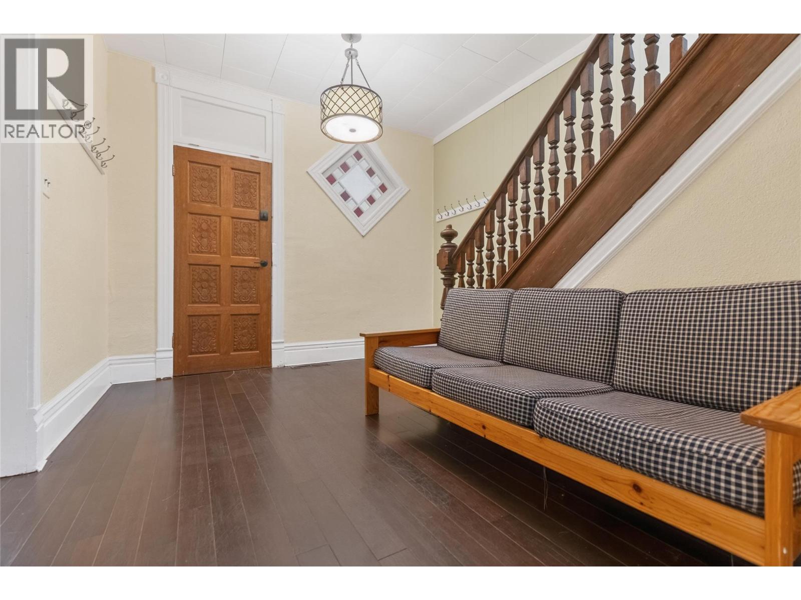 391 6TH Avenue - 11