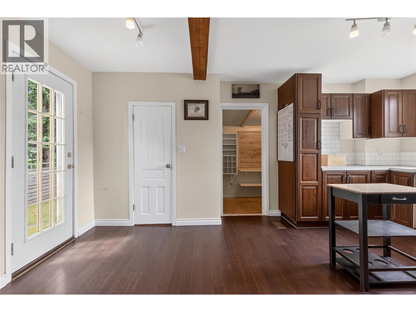 391 6TH Avenue - 27