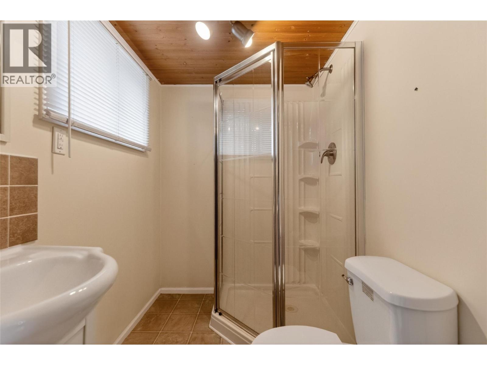 391 6TH Avenue - 29