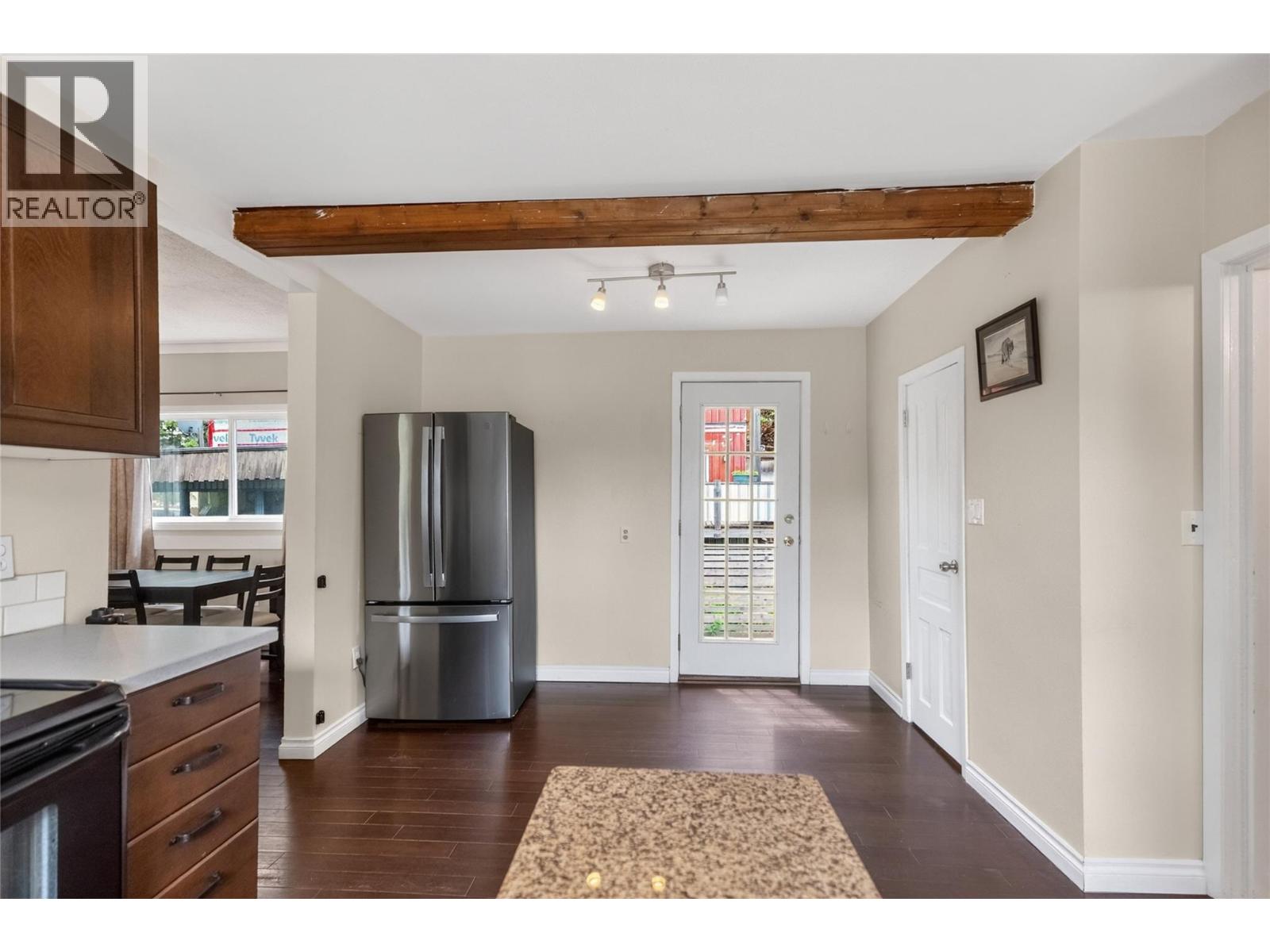 391 6TH Avenue - 30