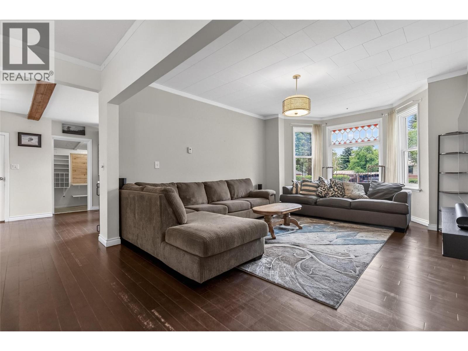 391 6TH Avenue - 21
