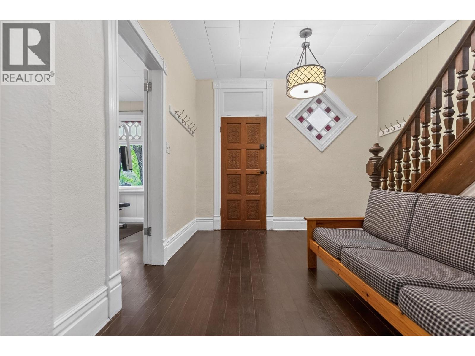 391 6TH Avenue - 34