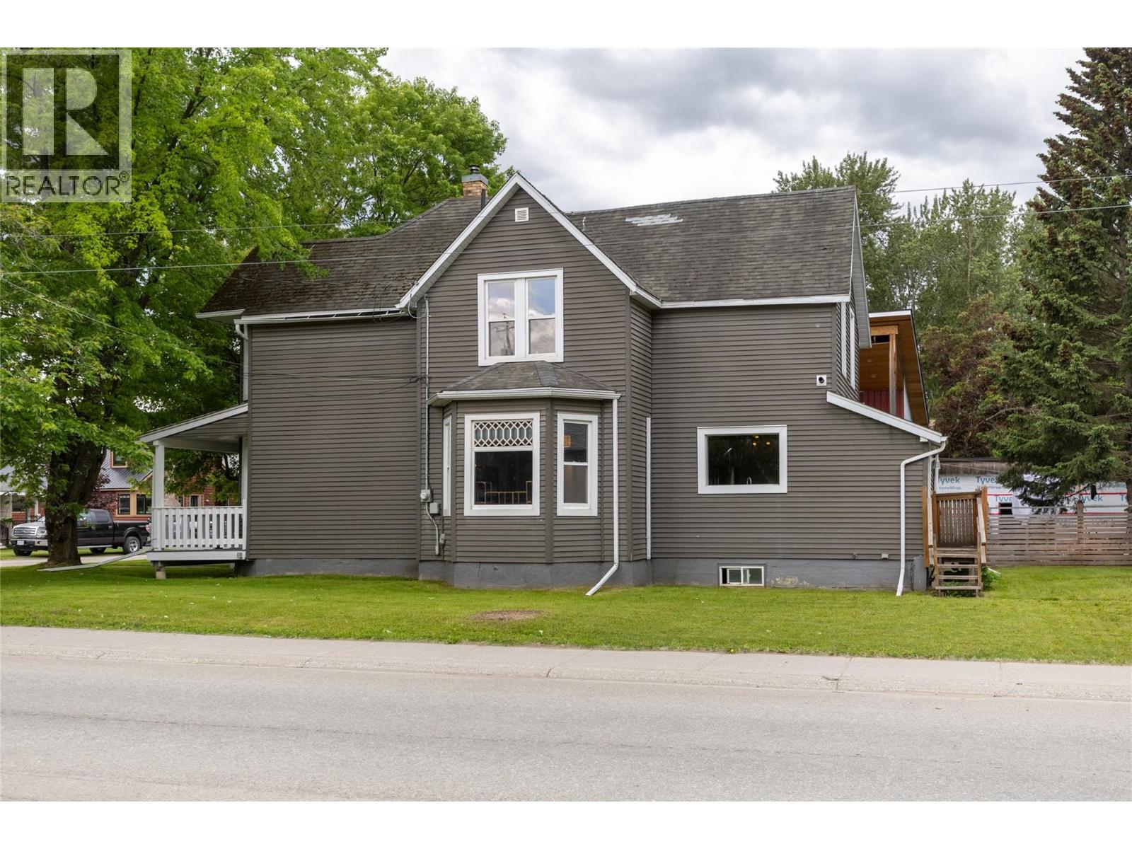 391 6TH Avenue - 10